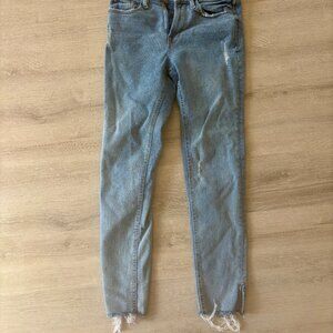 Kensie Vintage Luxe Skinny Cut off Jeans